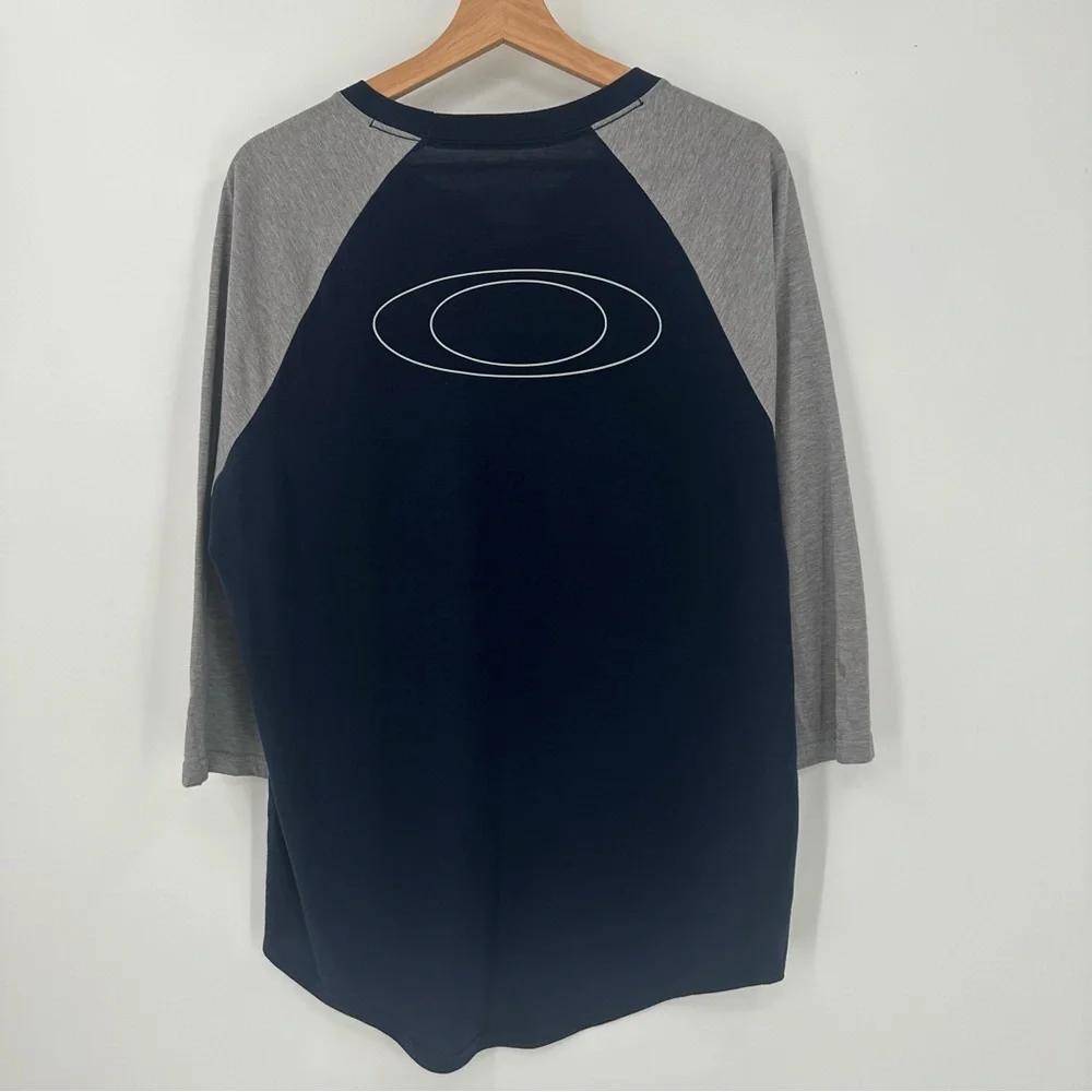 Oakley Regular Fit O Hydrolix Long Sleeve Crewneck Youth Size Large